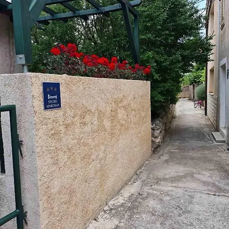 Lotta Apartment Zlarin
