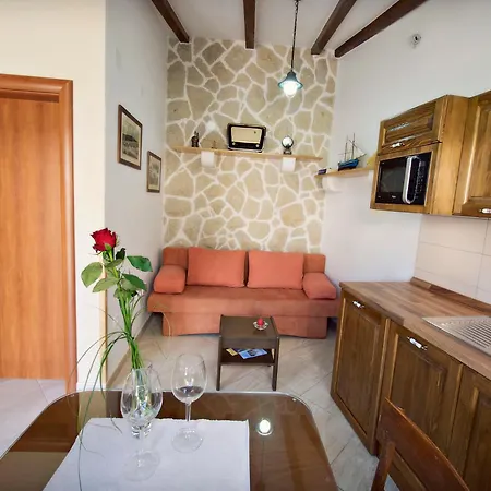 Lotta Apartment